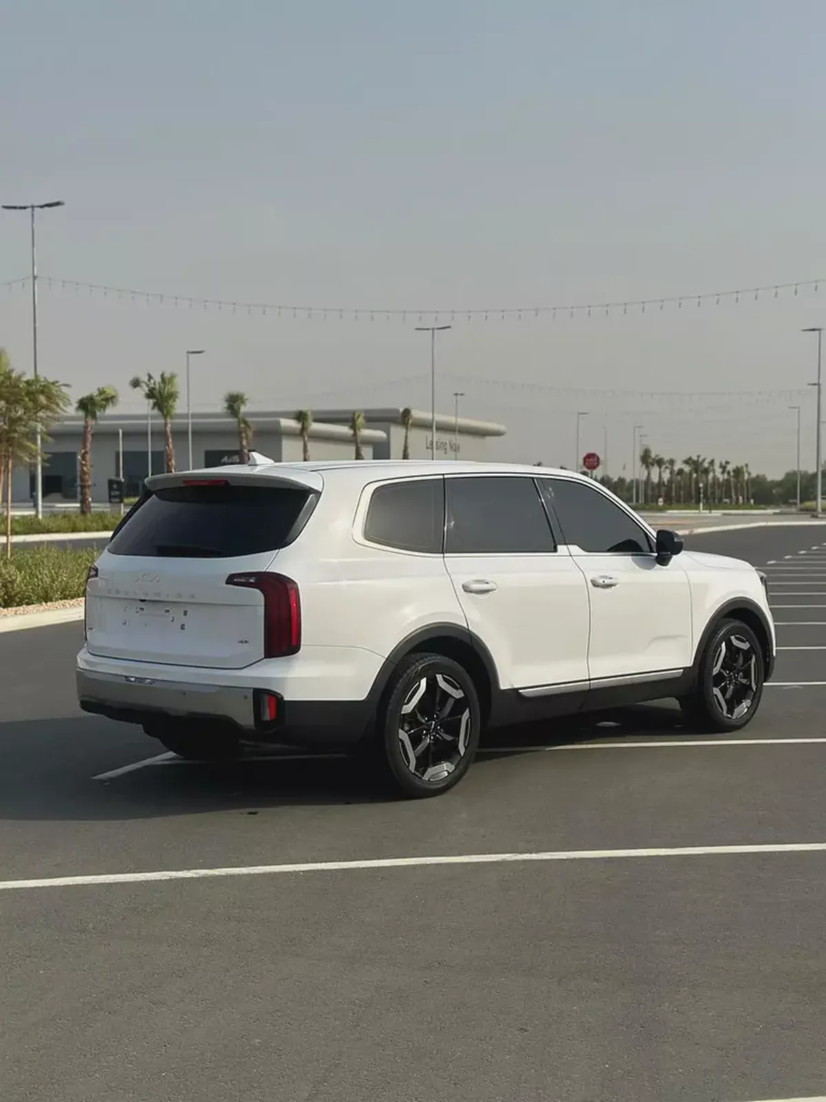 Kia Telluride 2023 GCC Specs | Spacious 8-Seater SUV | Immaculate Condition-4-4