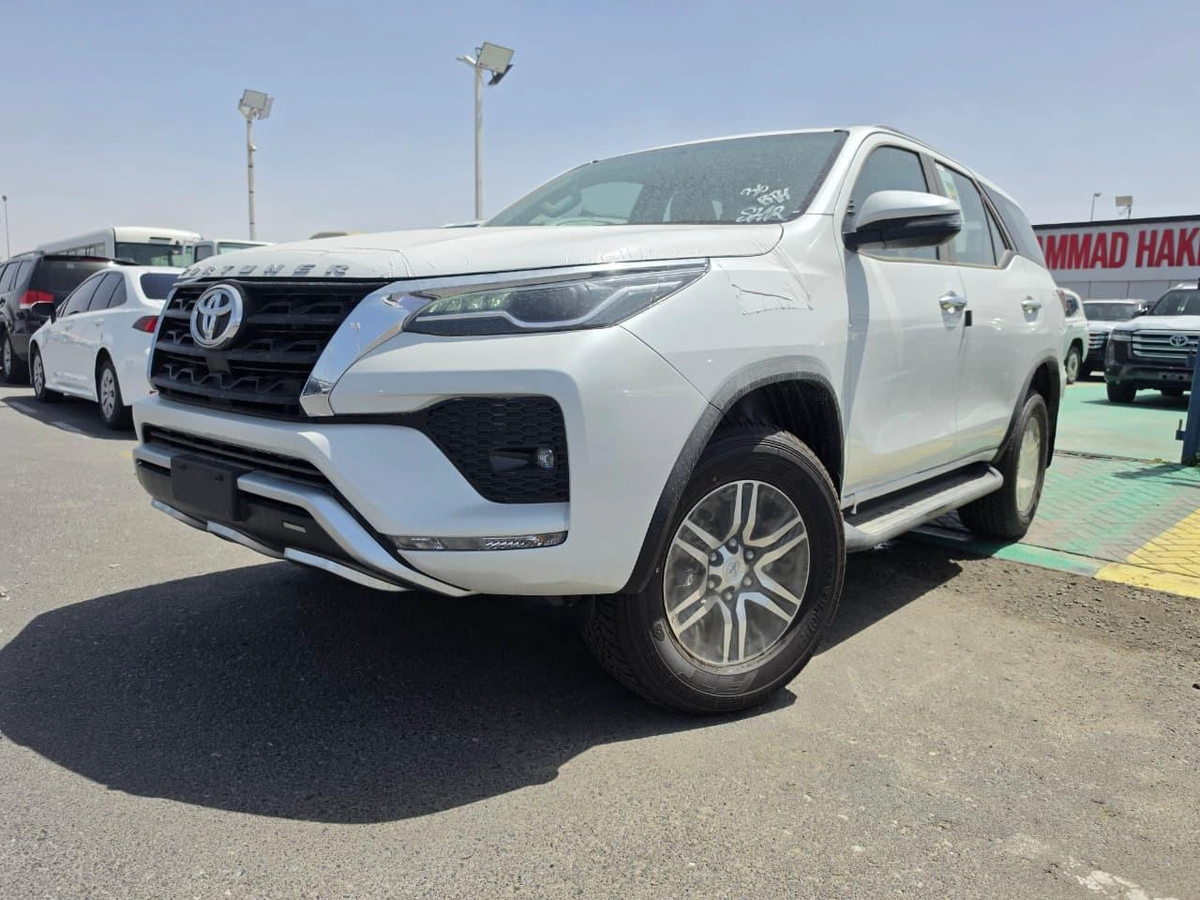 TOYOTA FORTUNER 4.0L V6 PETROL 2026-7-7