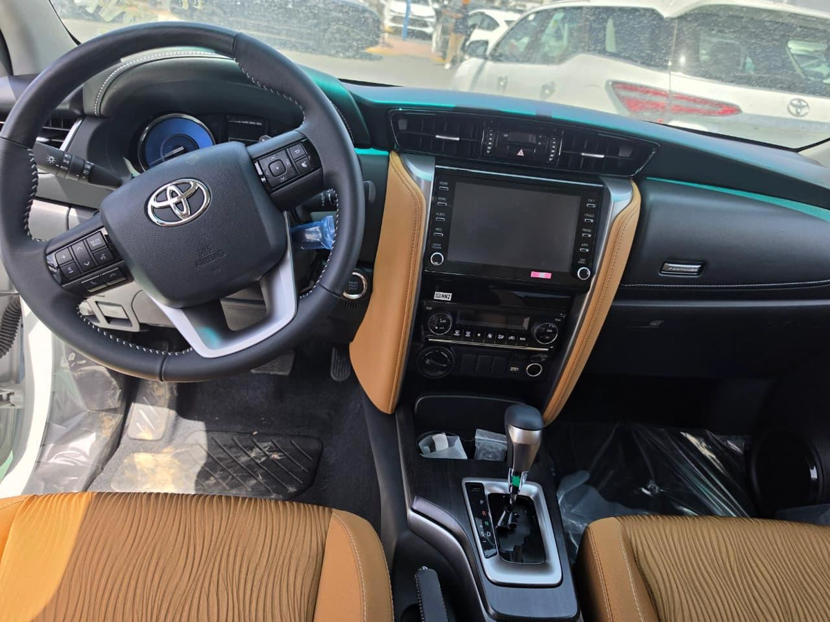TOYOTA FORTUNER 4.0L V6 PETROL 2026-5-5