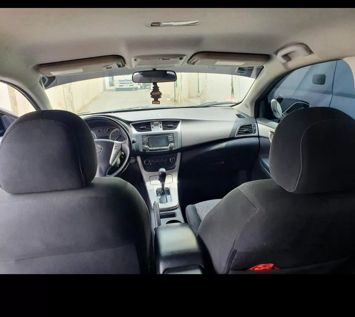 Nissan Sentra Sedan 2015-1-1
