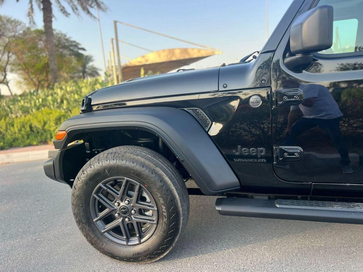 Jeep Wrangler Unlimited SPORT 2.0L A/T-2-0