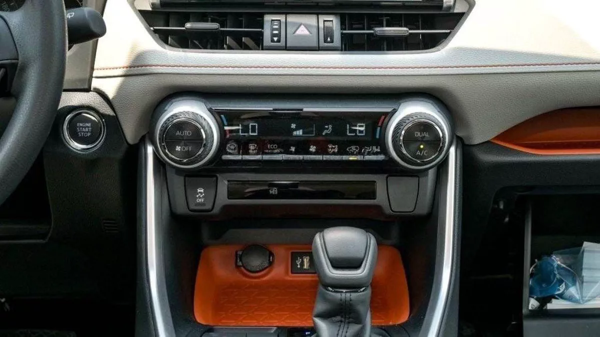 Toyota RAV4 ADVENTURE-V AWD 2.5L-12-0