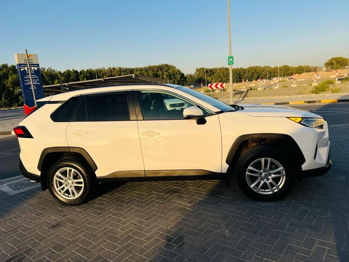 Toyota RAV4 XLE  2.5  FOR EXPORT ONLY-10-0