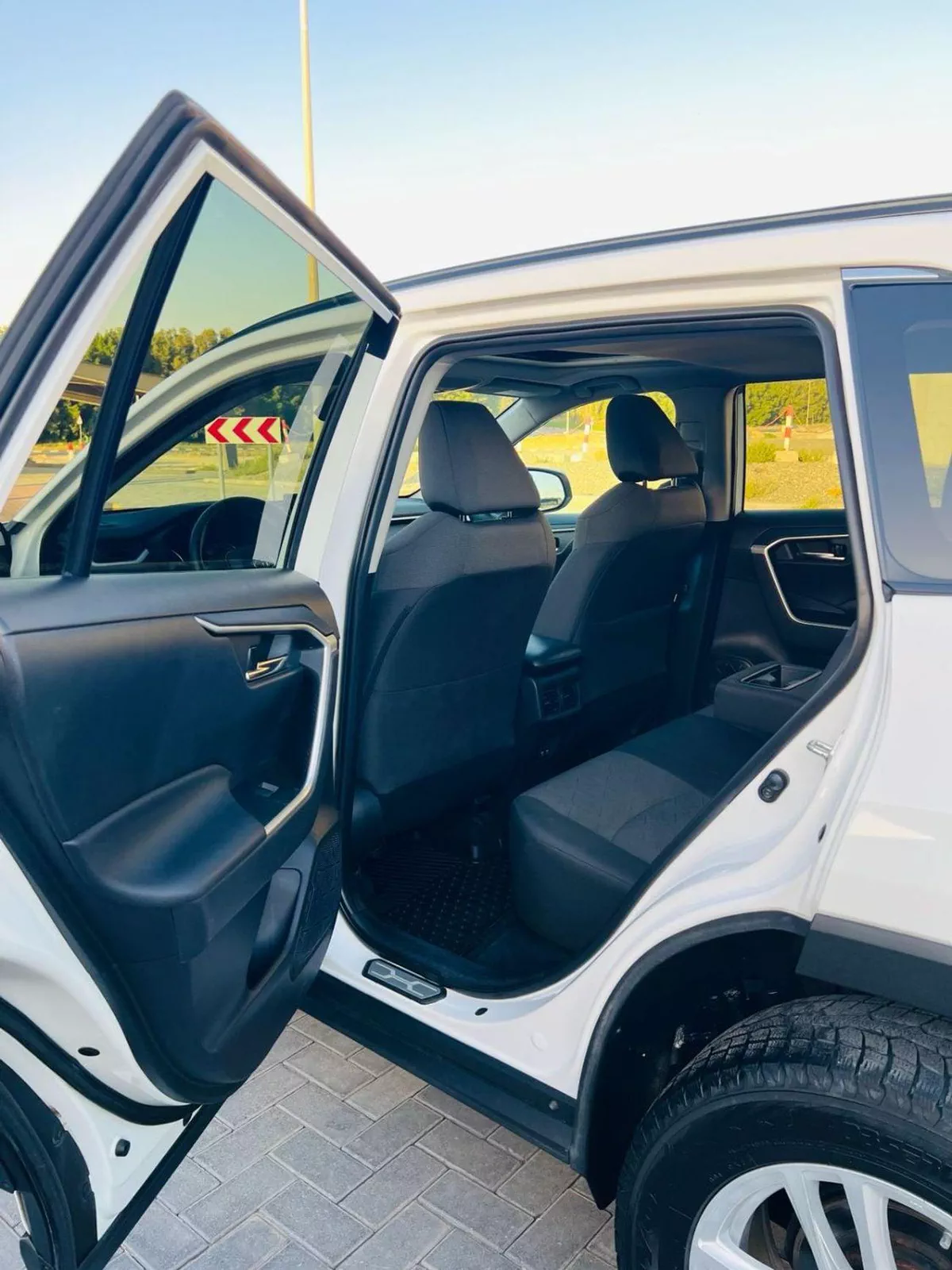 Toyota RAV4 XLE  2.5  FOR EXPORT ONLY-11-0