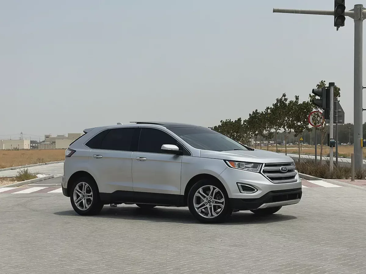 | 3.5L | Ford Edge Titanium V6 | 2018 | CLEAN CAR | 164,000 km | Silver / Black