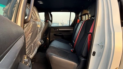 Toyota Hilux GR Sport 4.0L - Toyota Hilux - 2025 – 4.0L V6 4x4 (GCC)-11