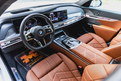 BMW 735i M SPORT INDIVIDUAL || 2026 || FULLY LOADED || UNDER WARRANTY || LIKE NEW CONDITION-4