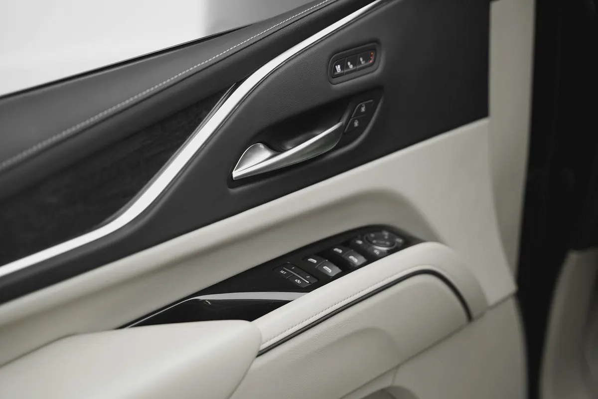 2023 CADILLAC ESCALADE 600 BLACK EDITION WITH WARRANTY AND SERVICE CONTRACT-16-16