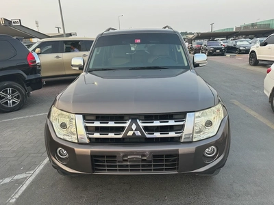 Mitsubshi pajero 2013 brown color GCC calen car-0