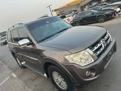 Mitsubshi pajero 2013 brown color GCC calen car-8