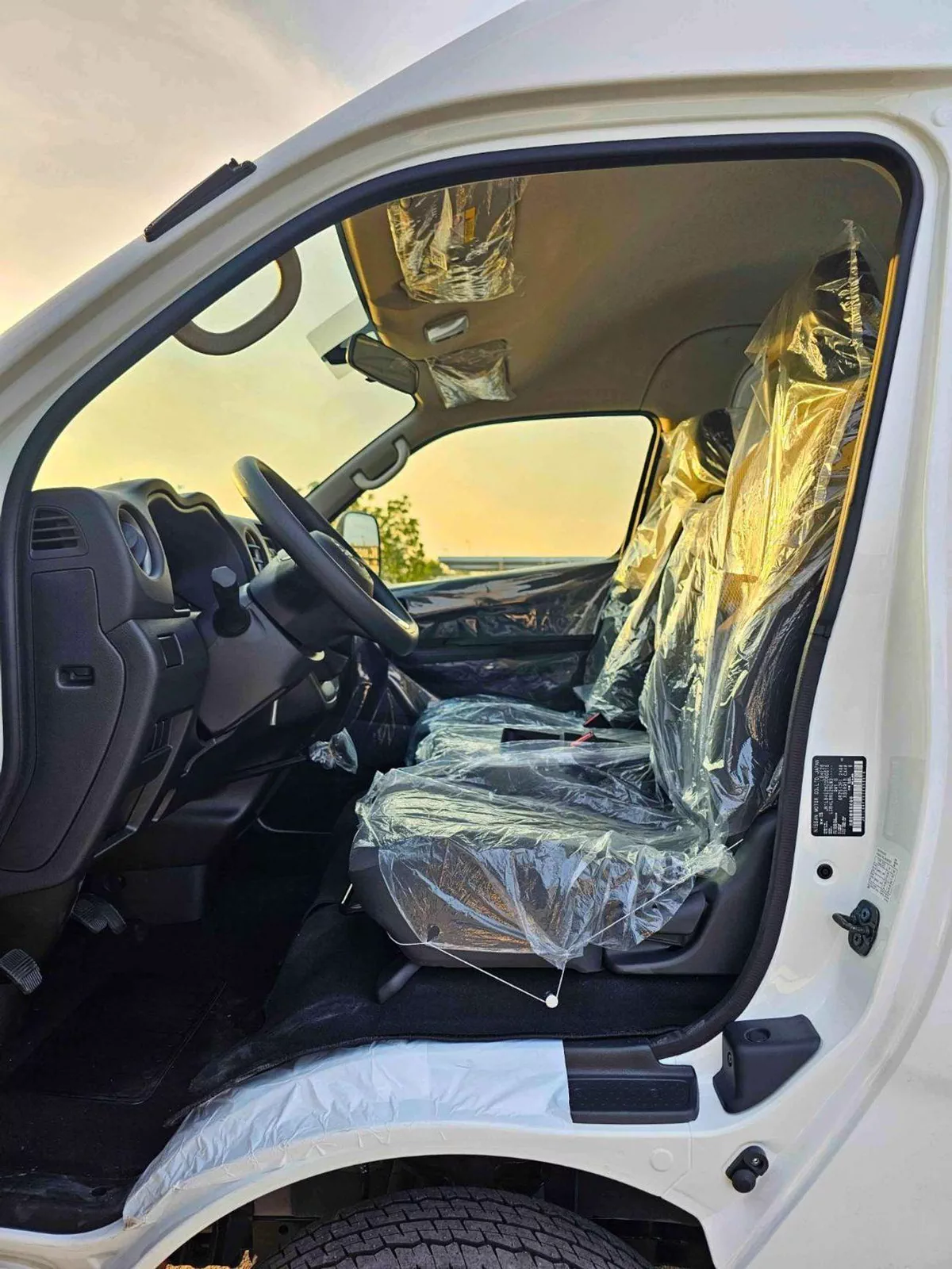 Nissan Urvan HIGH ROOF WIDE BODY HIGHROOF | M/T | PANEL VAN | 2.5L V4 PETROL | FRONT COOLER (CODE#NHURPP)-7-0