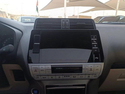 Toyota Prado GXR 4.0L 4WD-10