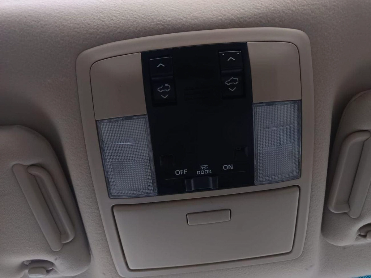 Toyota Prado GXR 4.0L 4WD-5-5