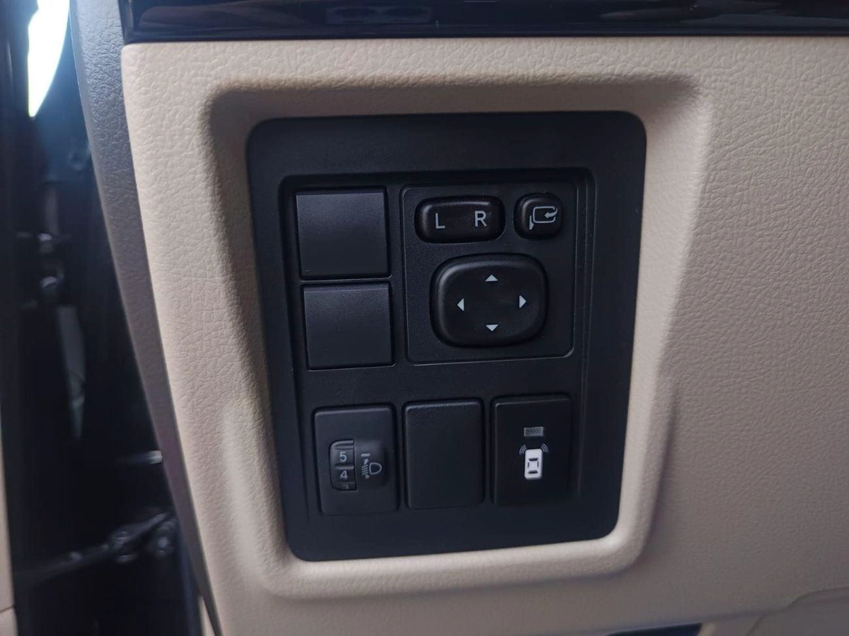 Toyota Prado GXR 4.0L 4WD-6-6