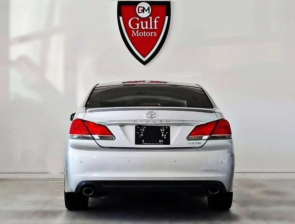 Toyota Avalon LIMITED 3.5L-6CYL EXCELLENT CONDITION GCC SPECIFICATION-3-0