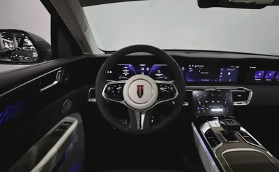 Hongqi E-HS9-7