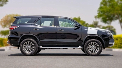 Toyota Fortuner Toyota Fortuner 4.0L Petrol 2025-5