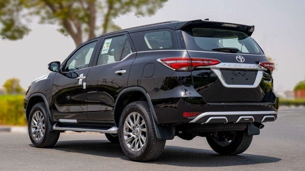 Toyota Fortuner Toyota Fortuner 4.0L Petrol 2025