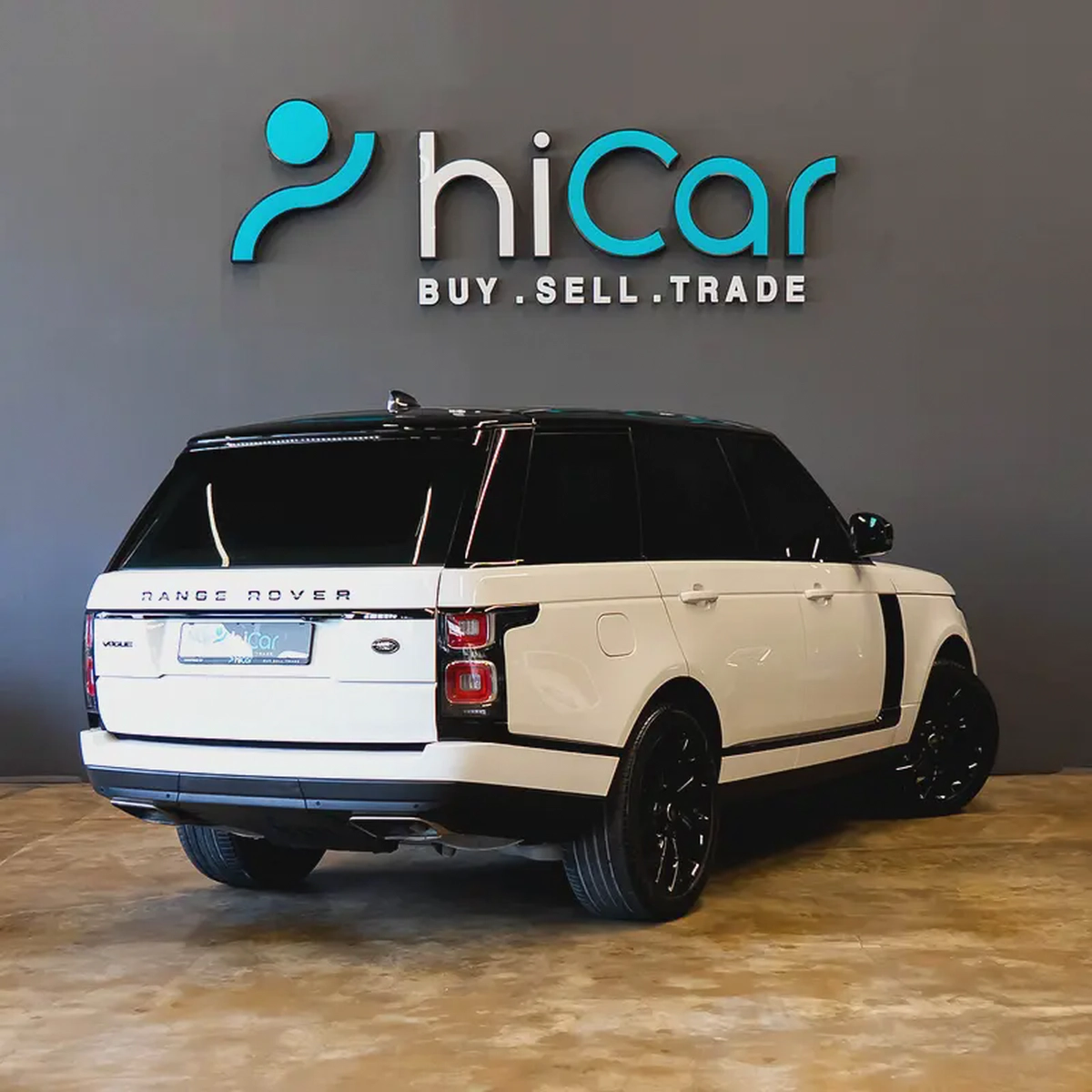 AED 2,586 p.m • 0% Downpayment • Range Rover Vogue • 1 Year Warranty-2-2