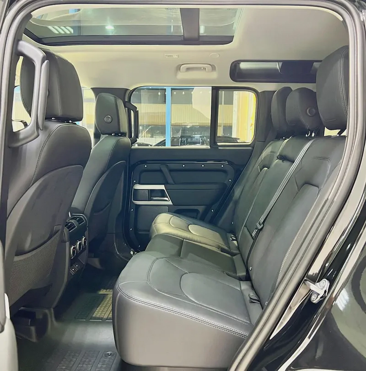 Brand New 2024 Land Rover Defender 110 S P300 | US Specs | Low Mileage-9-9