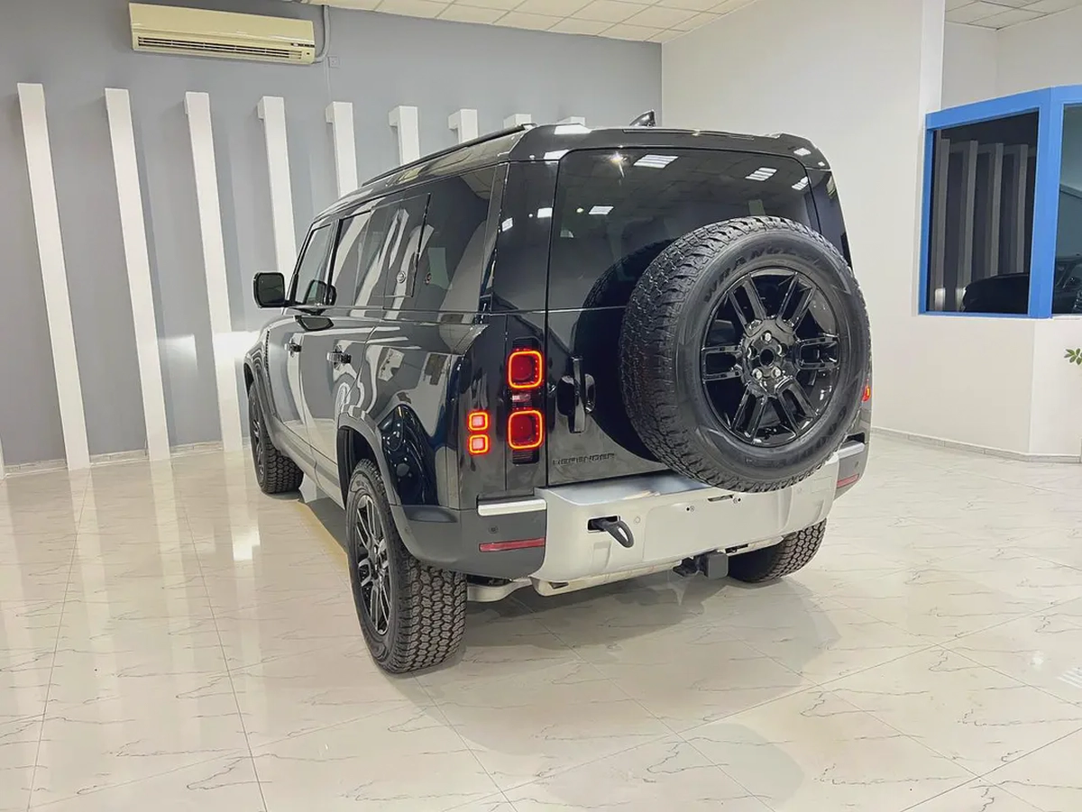 Brand New 2024 Land Rover Defender 110 S P300 | US Specs | Low Mileage-4-4