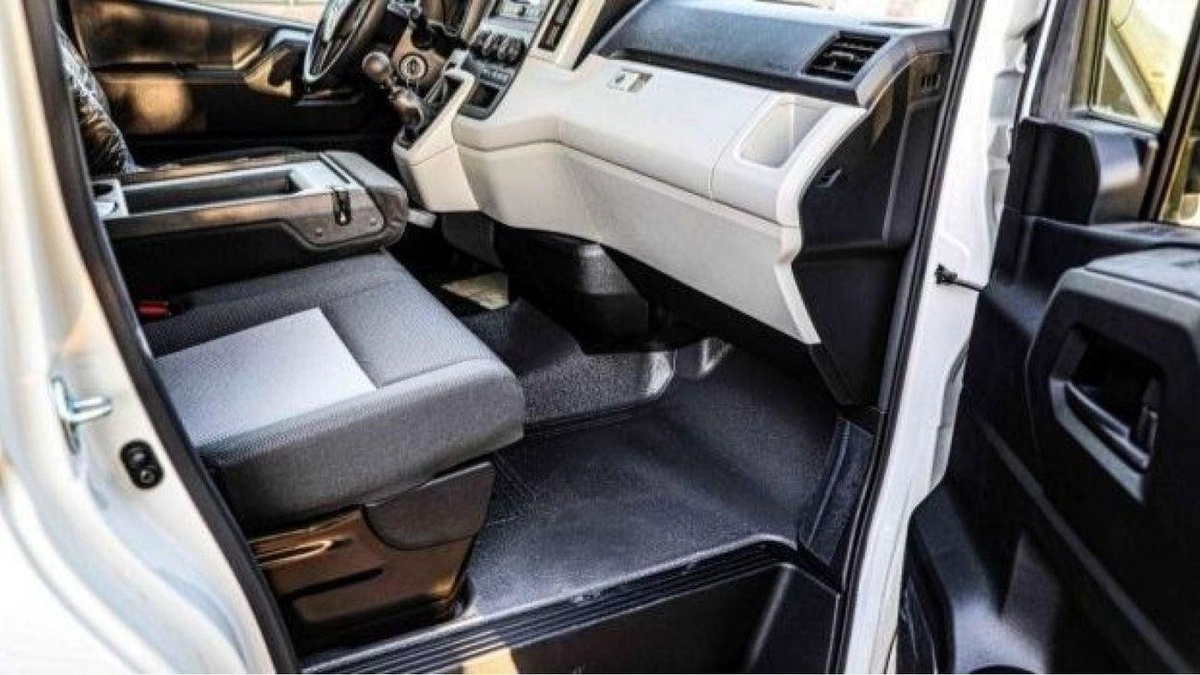 Toyota Hiace GL-9-0