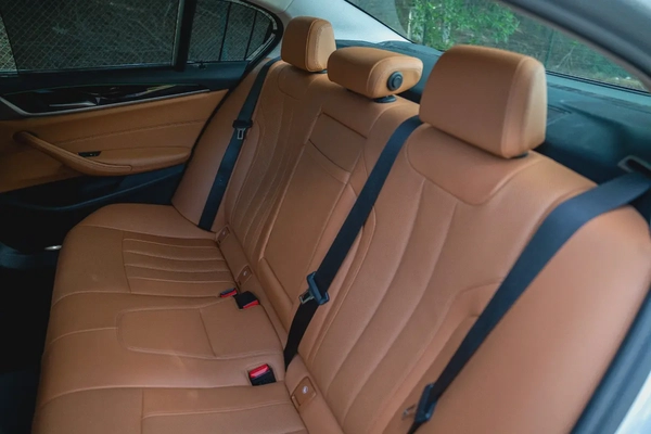 BMW 520i Joy Edition – 2022 | FULL SERVICE HISTORY GCC | 101,984 KM | AED 95,000