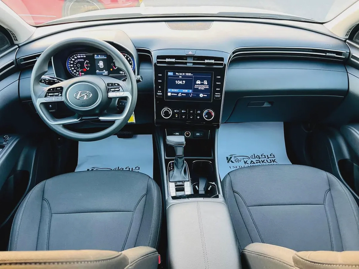 Hyundai Tucson SE-5-5