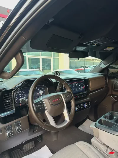 GMC SIERRA SLE 2024 GCC ORIGINAL PAINT UNDER WARRANTY FULL SERVICE HISTORY PERFECT CONDITION-6