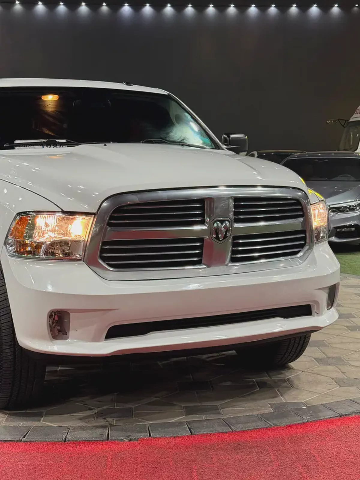 2019 Dodge Ram 1500 Laramie | V8 HEMI | Premium Leather | Low Mileage-3-3