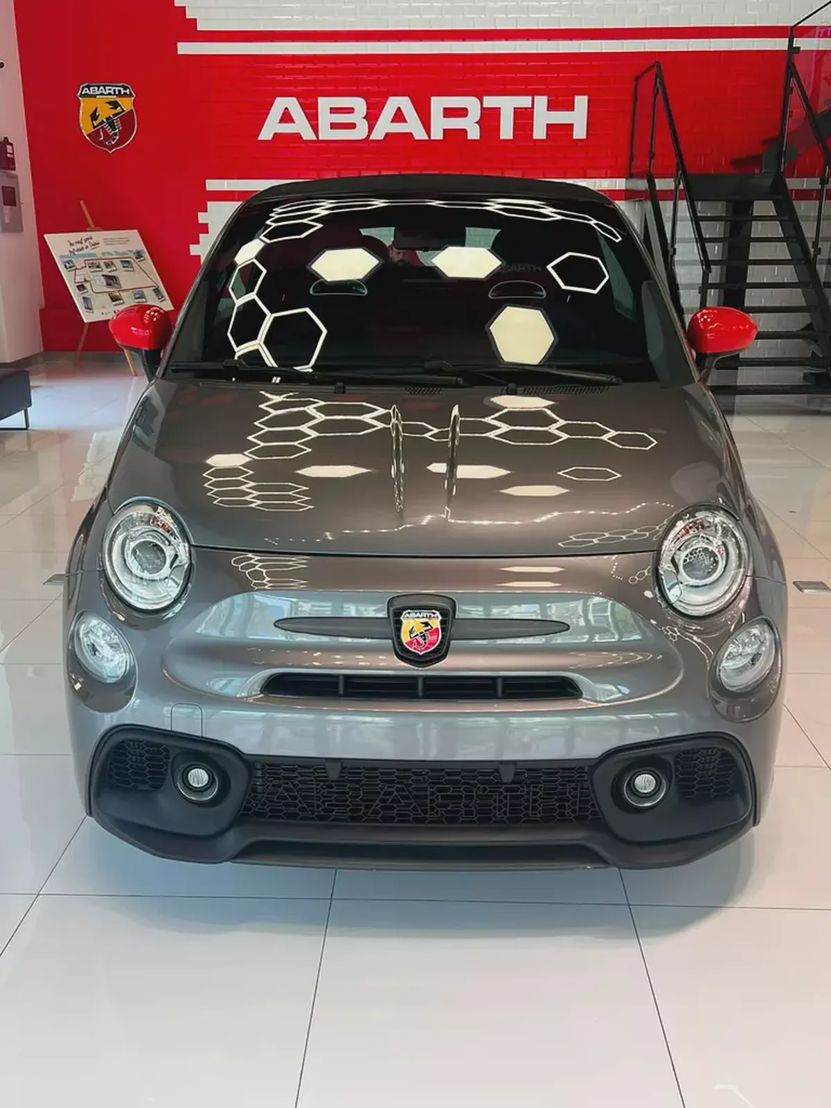Abarth 695 Turismo Cabrio 2023 GCC Specs-1-1