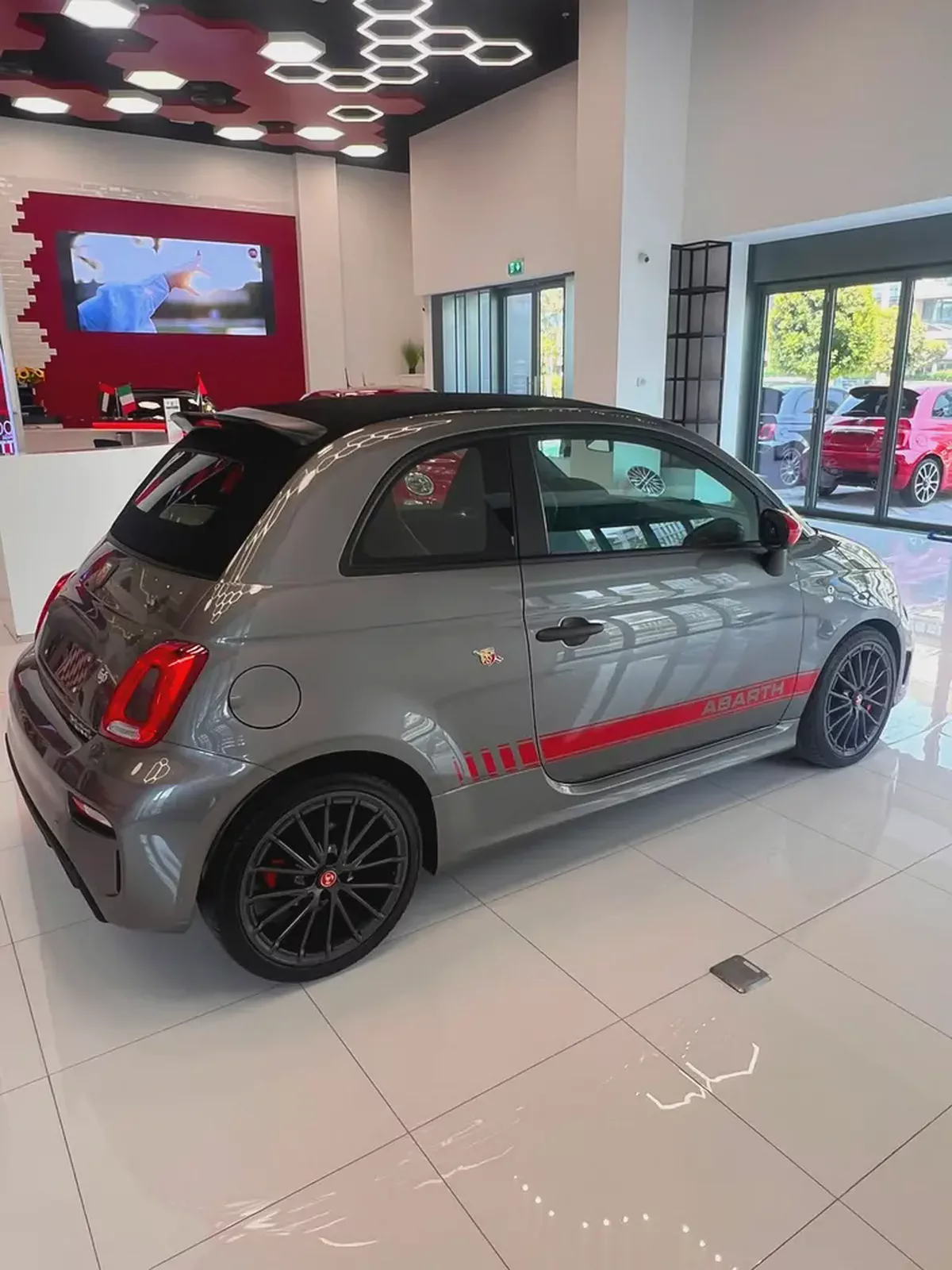 Abarth 695 Turismo Cabrio 2023 GCC Specs-4-4