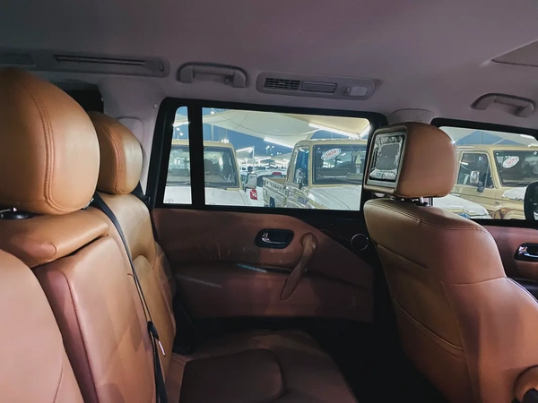 Km only Nissan Patrol LE Platinum City 2016 GCC Specs 3000