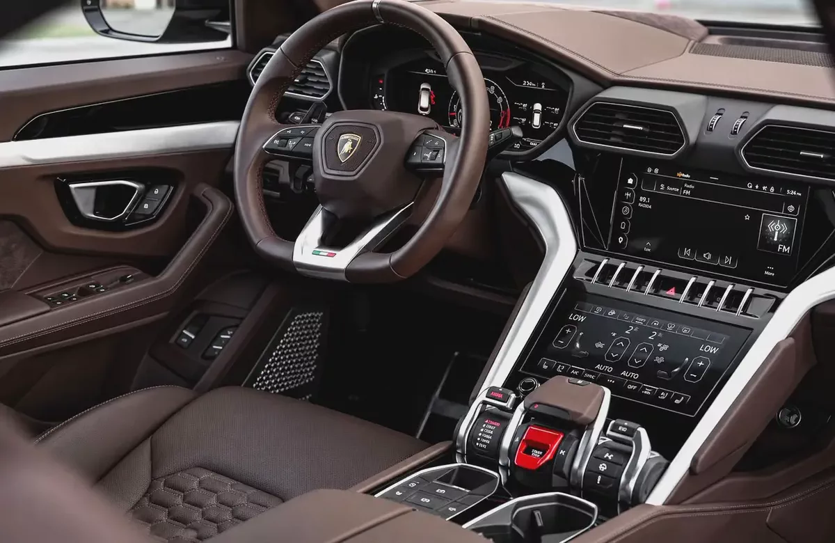 2024 Lamborghini Urus S - 4,000 kms-9-9