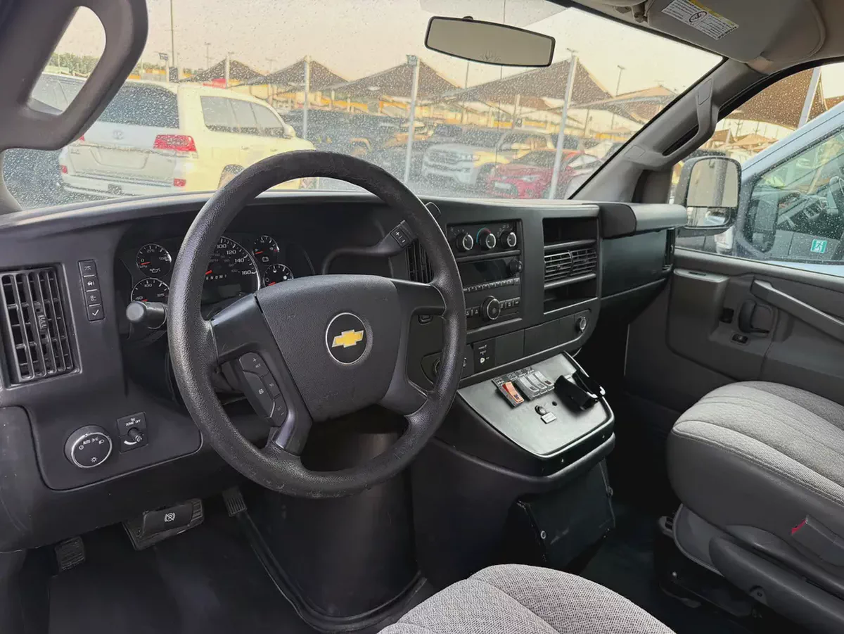 Chevrolet Express 2016 white van 3500-5-5
