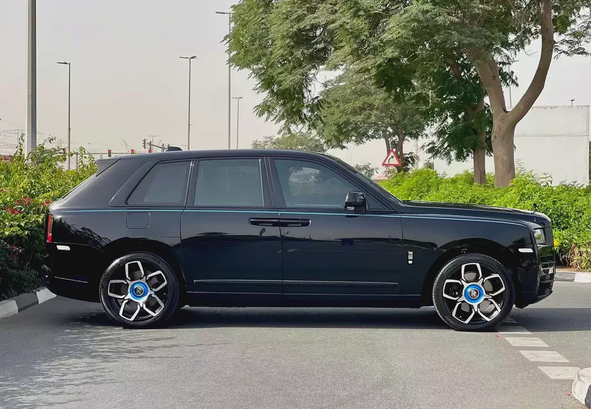Rolls-Royce Cullinan Black Badge 2021 GCC Specs-6-6