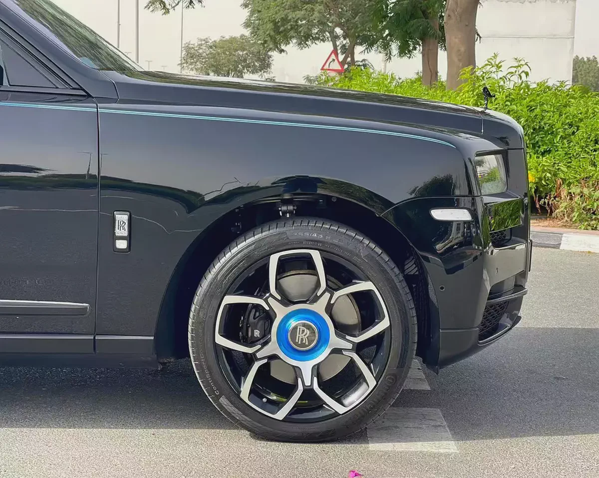 Rolls-Royce Cullinan Black Badge 2021 GCC Specs-7-7
