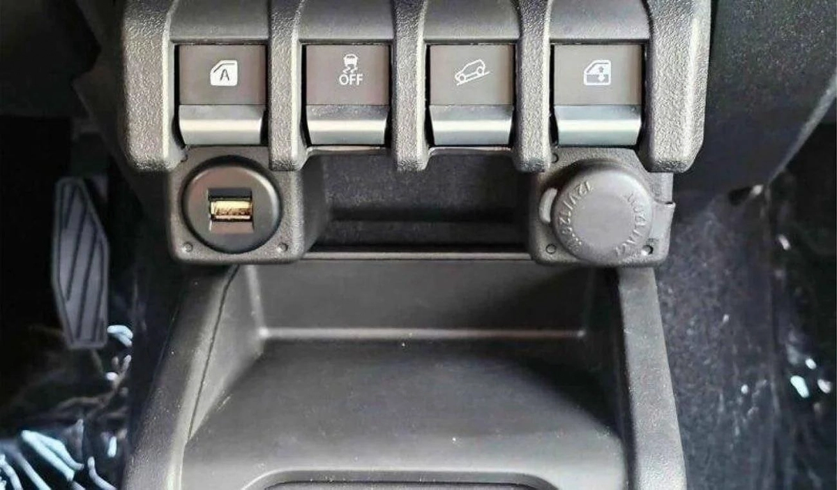 Suzuki Jimny Suzuki Jimny 1.5L Gasoline M/Y2025-8-8