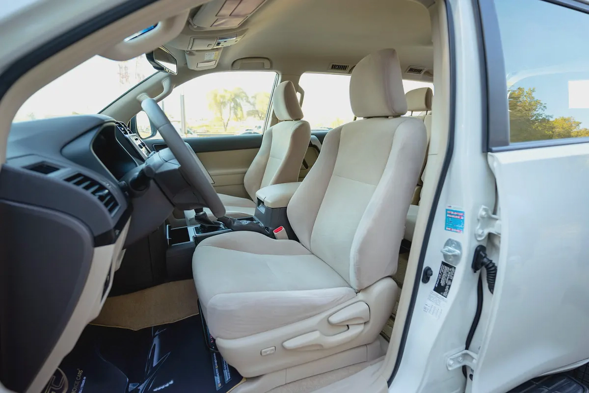 AED 2,317/month | 2019 Prado EXR | GCC Specs | REF#T72568-9-9