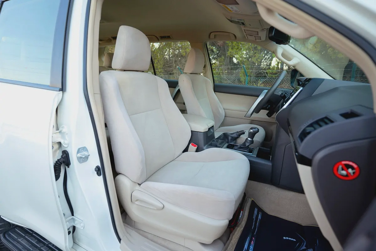 AED 2,317/month | 2019 Prado EXR | GCC Specs | REF#T72568-10-10