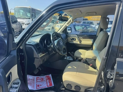 Mitsubshi pajero 2015 balck color GCc calen Cr-6