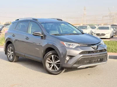 Toyota RAV4 XLE // sunroof,, leather seats// full option 2018-0
