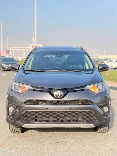 Toyota RAV4 XLE // sunroof,, leather seats// full option 2018-1