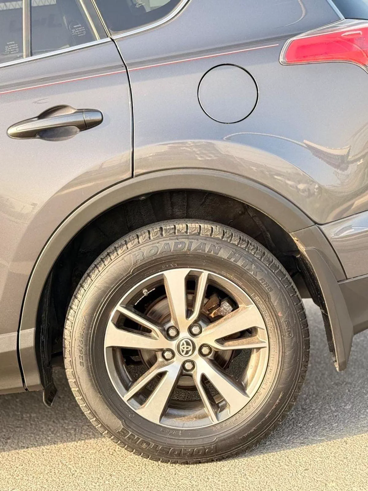 Toyota RAV4 XLE // sunroof,, leather seats// full option 2018-12-0