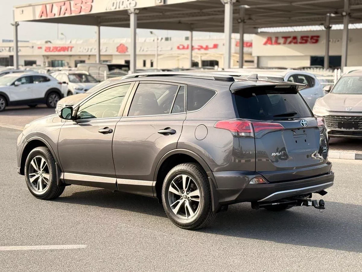 Toyota RAV4 XLE // sunroof,, leather seats// full option 2018-14-0