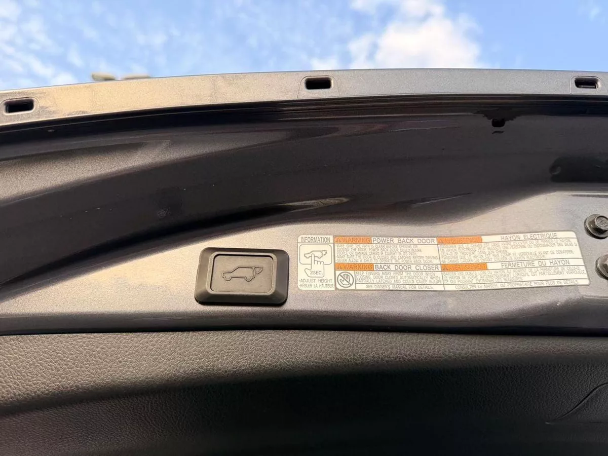 Toyota RAV4 XLE // sunroof,, leather seats// full option 2018-18-0