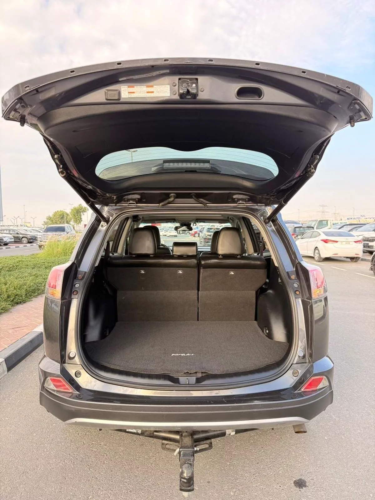 Toyota RAV4 XLE // sunroof,, leather seats// full option 2018-20-0