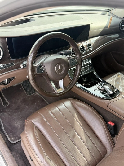 Mercedes-Benz E-Class E 300-9