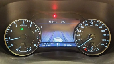 NISSAN - PATROL - LE PLATINUM - V 8 - 2022 MODEL - GCC SPECS - V 8 - 58,000KM - GOLD COLOR-3