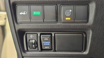 NISSAN - PATROL - LE PLATINUM - V 8 - 2022 MODEL - GCC SPECS - V 8 - 58,000KM - GOLD COLOR-6